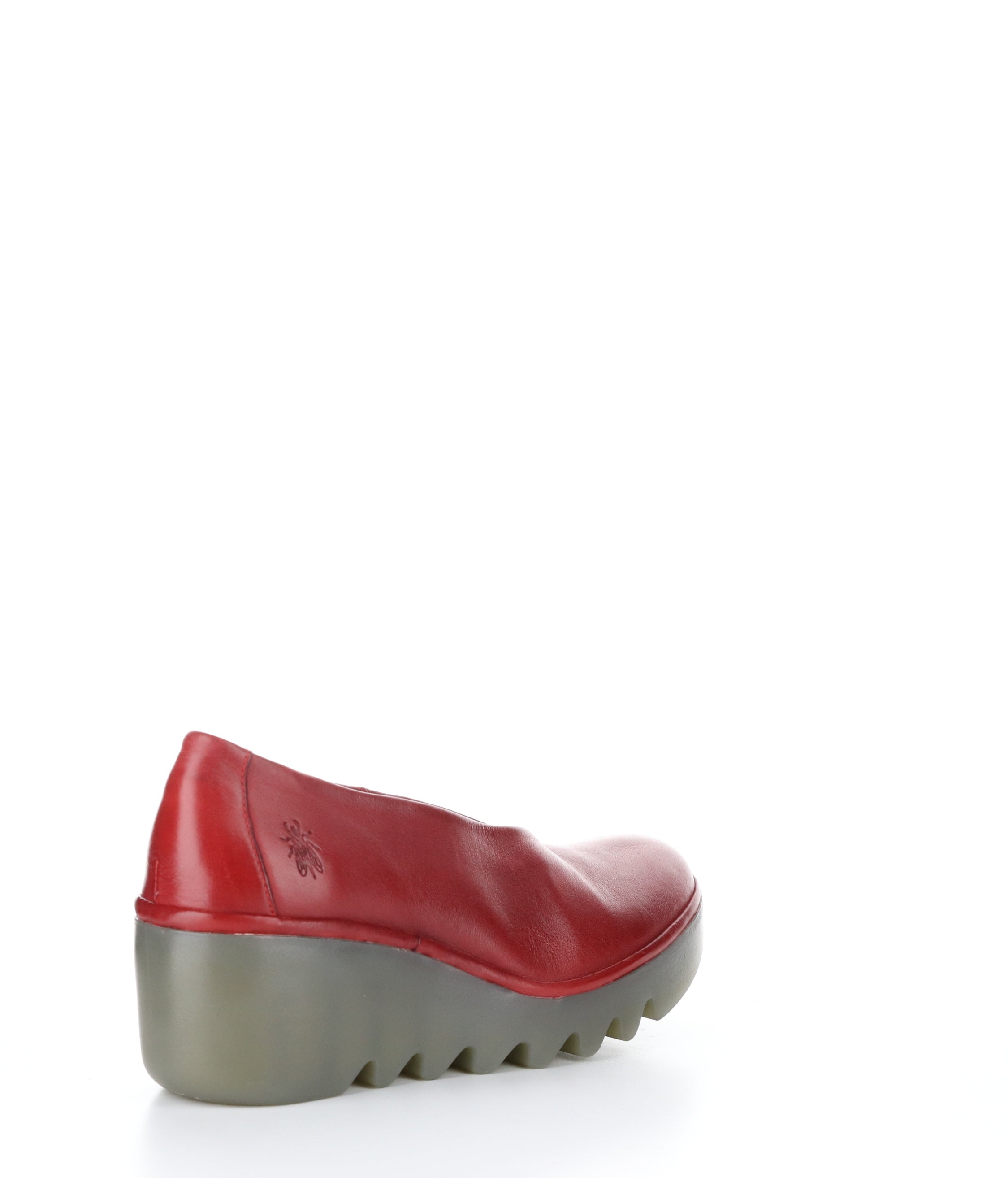 BESO246FLY CHERRY RED Round Toe Shoes