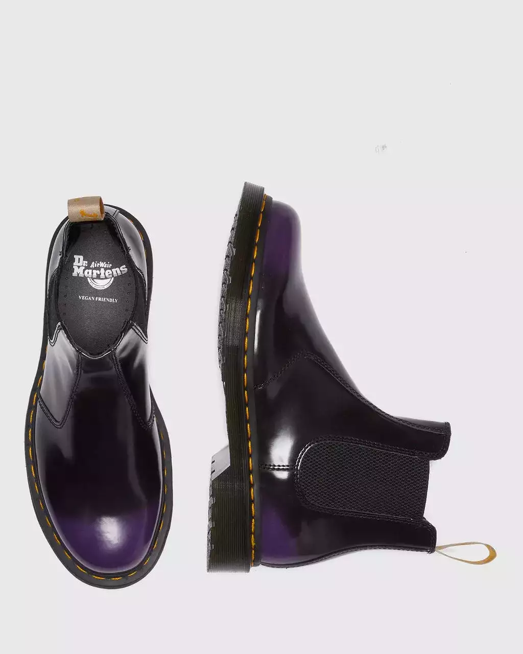 Doc Martens UNISEX VEGAN 2976 CHELSEA BOOTS (BLACK/RICH PURPLE OXFORD RUB OFF)