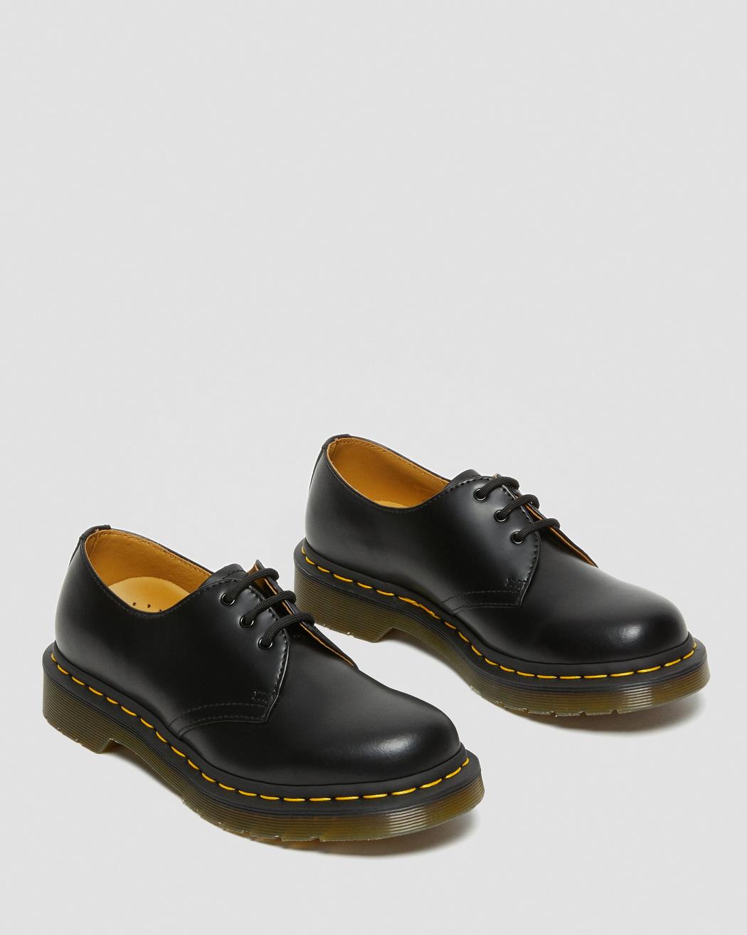 Doc Martens Women's 1461 SMOOTH LEATHER OXFORD SHOES (Black)