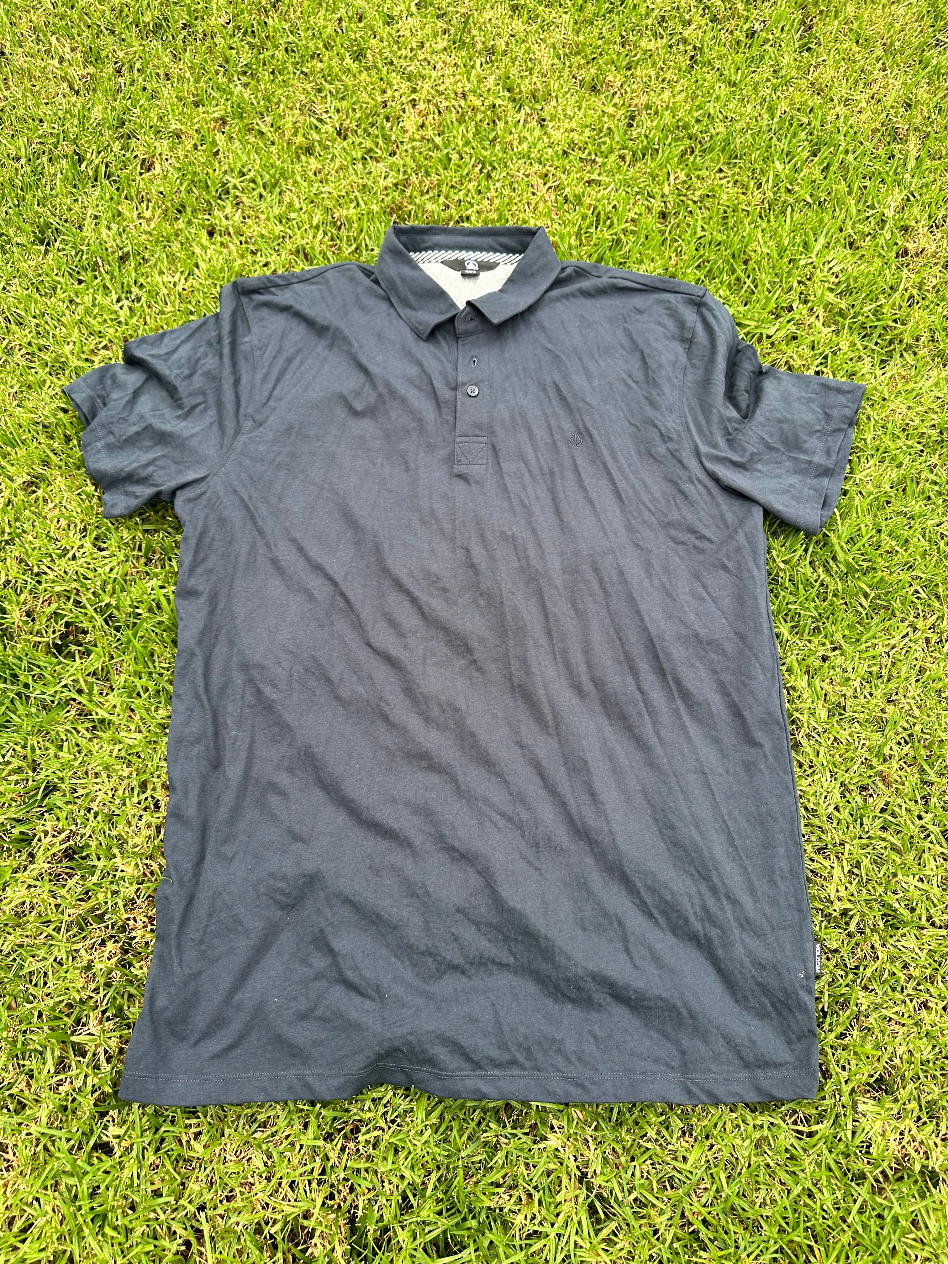 NEW GIRL: Coach’s Diamond Short sleeve collar Shirt (XL)