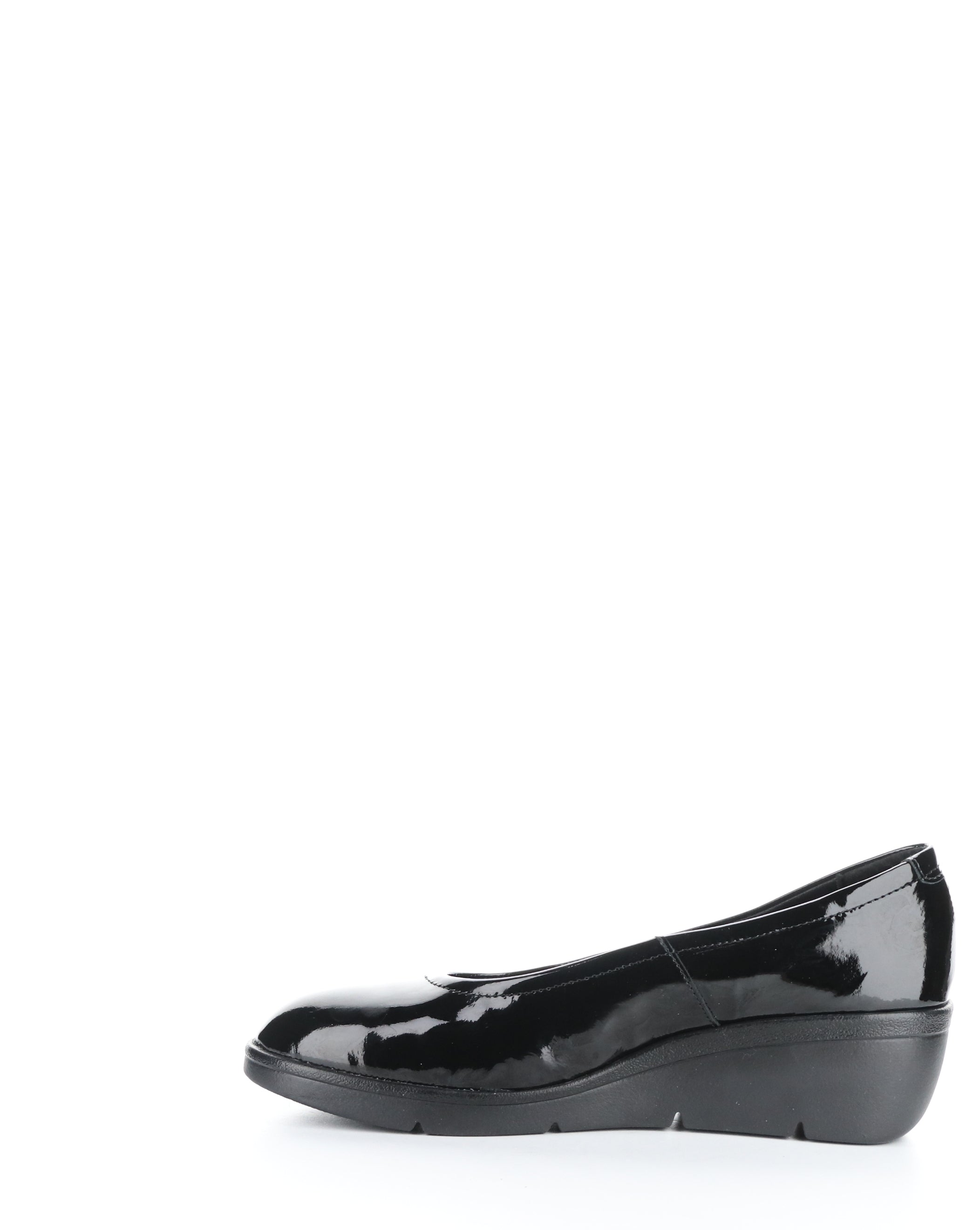 NUMA570FLY 013 BLACK Round Toe Shoes