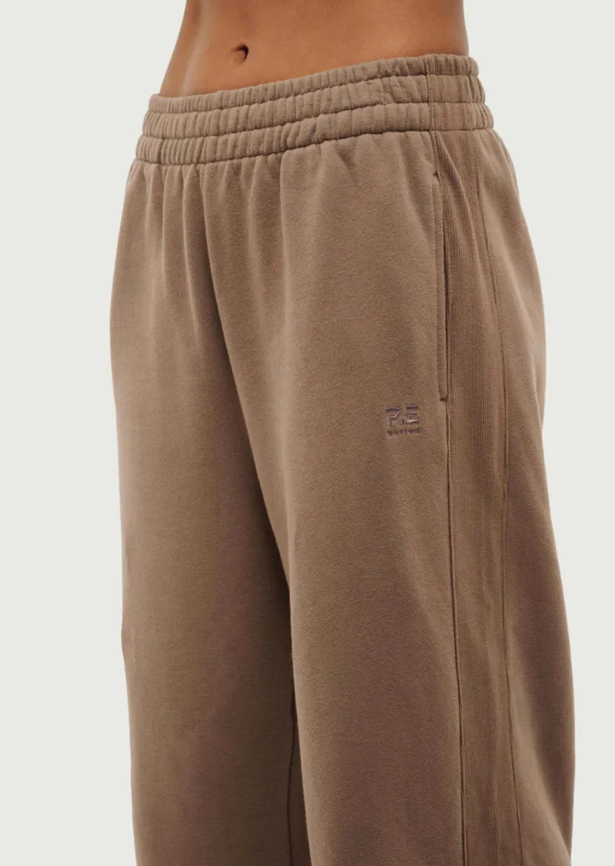 PE NATION - Adventure Trackpant - Taupe