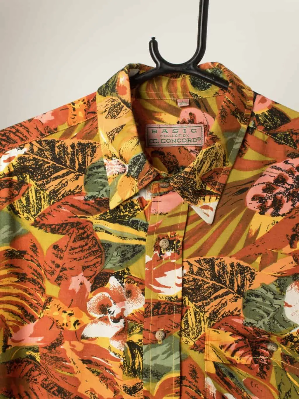 Vintage orange floral shirt with crazy tropical plant, summer garden print – Large